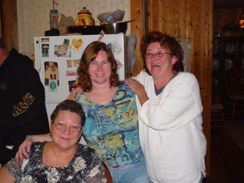 Mom,Jenn,Deb 110306