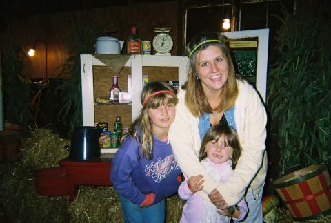 Girl's in Kitchen