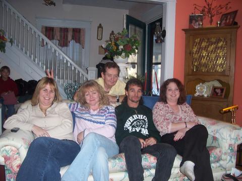 me,missie,shellie,amy,dad(thanksgiving 2005)