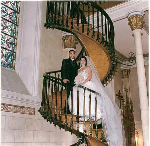 lisa_and_billy_on_stairs