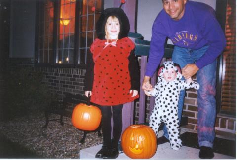 Sadie & Hailey 2002 Halloween