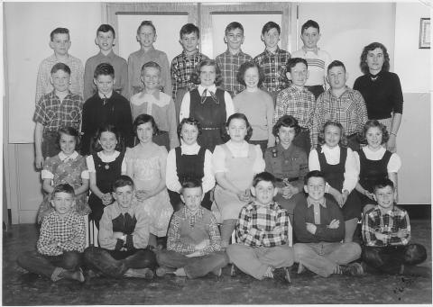 Class of Grade 5, Miss Enns 1953
