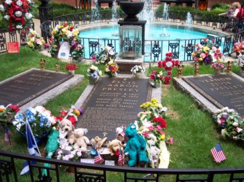 Graceland Tomb