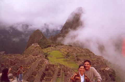 Sofia D'caroli y Rolo en Machupicchu