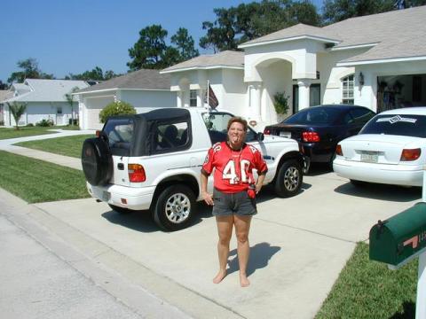 Tammy_On_the_driveway_before_the_Buc_gam