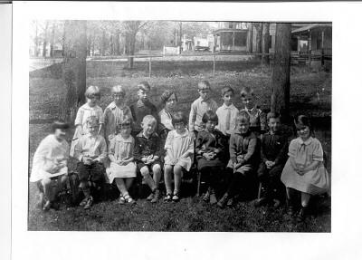 1925 Harisville Elementary Picture