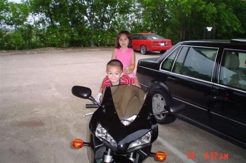 Kids on Daddys Motorcycle
