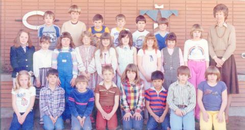 class picture 1982 grade 3