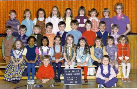 Class Picture 1971-72 Grade 1