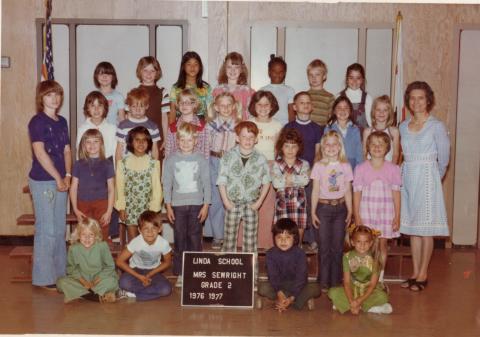 Mrs. Seawright 2nd grade 1976-77