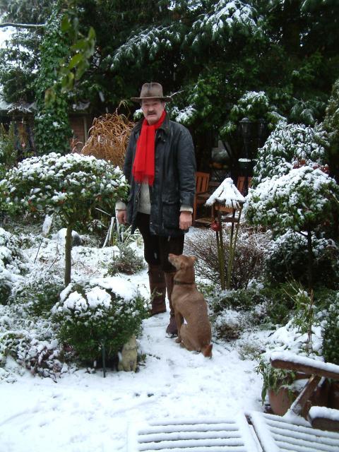 Xmas 2004 snow in our garden