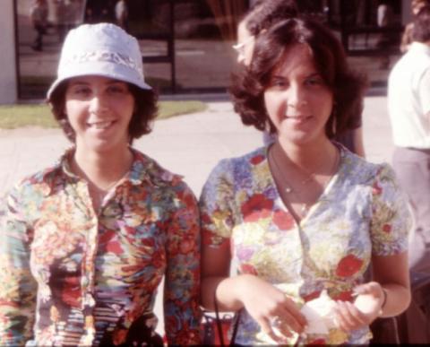 The Cleavage Twins - Pat & Pam Berry