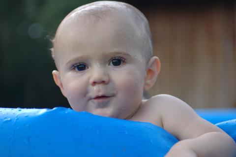 Brandt in Pool