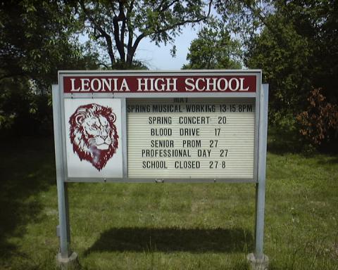 Go Leonia