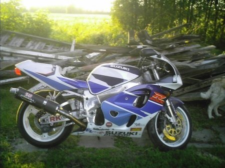 97 GSXR 750