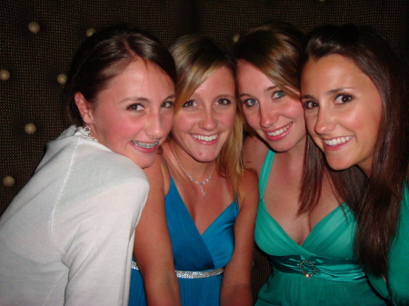 My four favorite girls!     OC '08 ! Yeah !!
