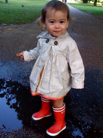 Isabella trying out her new wellies in Hyde Pk