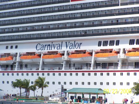 vacation on the carnival valor 051