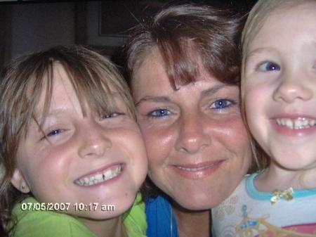 Hope, mom, N Alyssa 2008