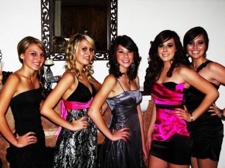 Kassie and her friends before homecoming 2009
