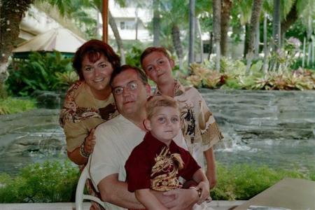 Lynn and family in Hawaii