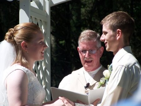 Michelle and Joel exchanging vows