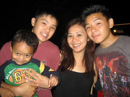 Amy, Travis & Troy her boys, Keean her nephew