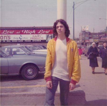 in the High Low parking lot 1973 on Devon Av