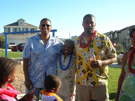 LONNIE AND LOVELL WITH NEPHU 2007