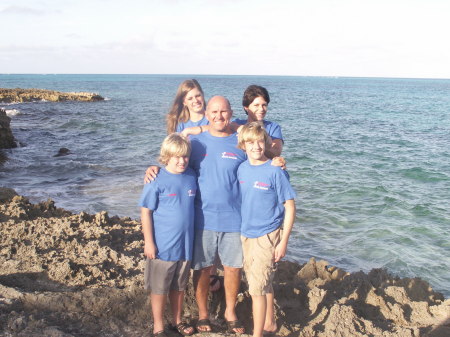 Family in the Bahamas  Dec 07