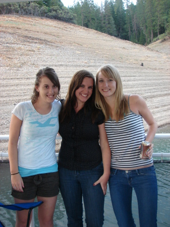 houseboating on Lake Shasta