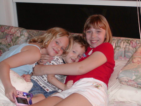 Alli with cousins.