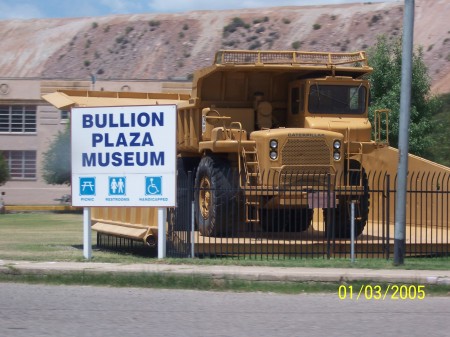 Bullion Plaza Museum "out front art"!