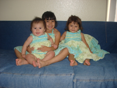 Mimi, Elsa and Gabi in their Easter dresses