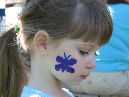 Emma's 1st face painting.  09-27-08