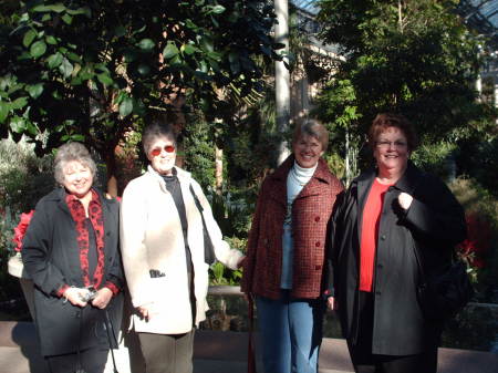 4 UD girls at Longwood Gardens