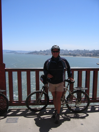 Cycling across the Golden Gate
