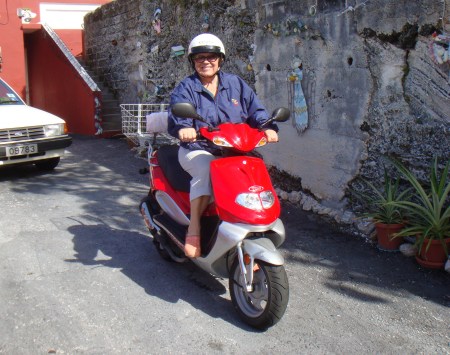 Ruth on a 50cc scooter in Bermuda 08