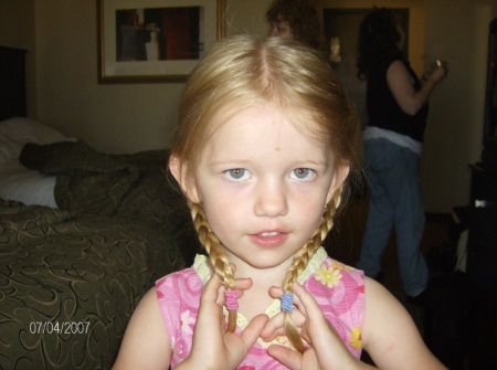 Kayci showin off her braids