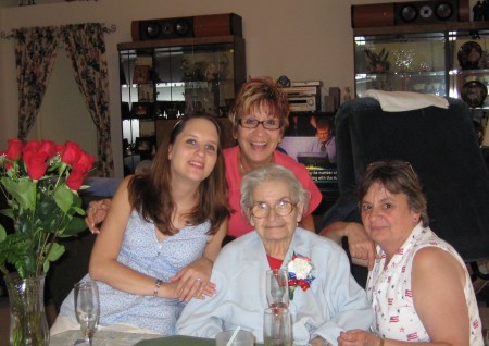 A visit w/Granny ... all the girls!