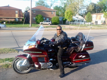 me chillin on bike