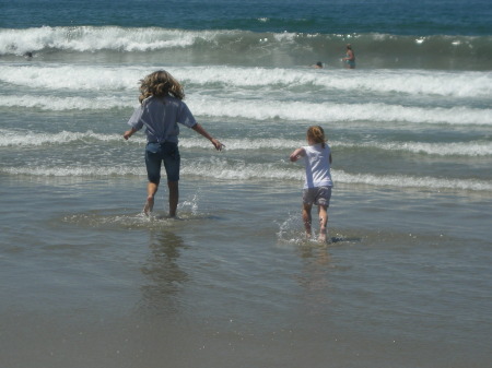 Cally and Bella at the Pacific Ocean