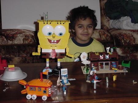 LEWIS BUILDING WITH LEGO