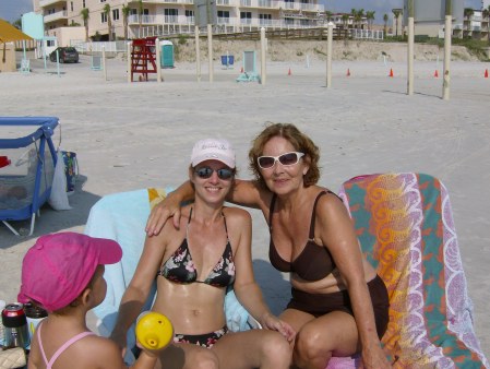 Dianne & Daughter Gwinn On Beach