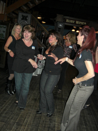 Vicky, Lynn, Mary Lou & Tracy dancing