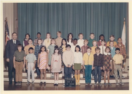 Lakeview Elementary - 5th Grade - 1969