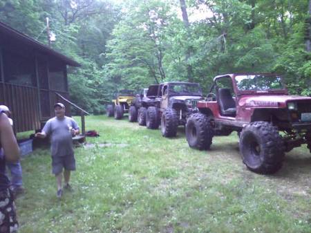 The Jeep Club pays Joe's yard a visit