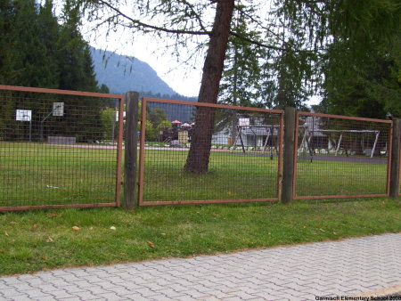 Garmisch Elementary School 2008 - left side