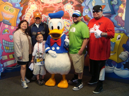 Family photo with Donald Duck