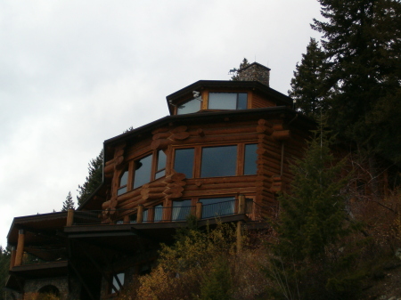 Log Home in Montana